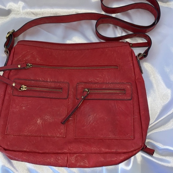 Bueno Multi Pocket Crossbody Red Pebbled Vegan Leather Brass Accents Adjustable - Picture 13 of 13